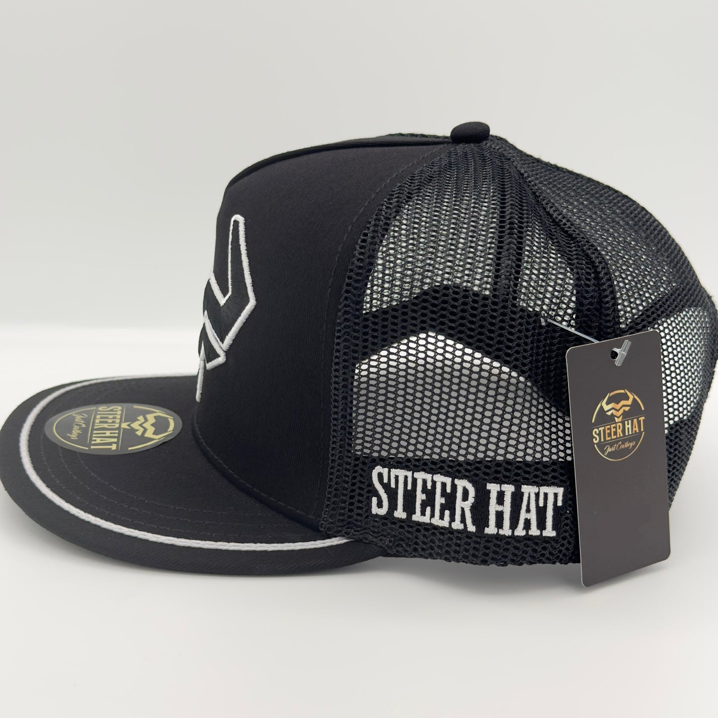 Black/White Steer Mesh Flat Cap