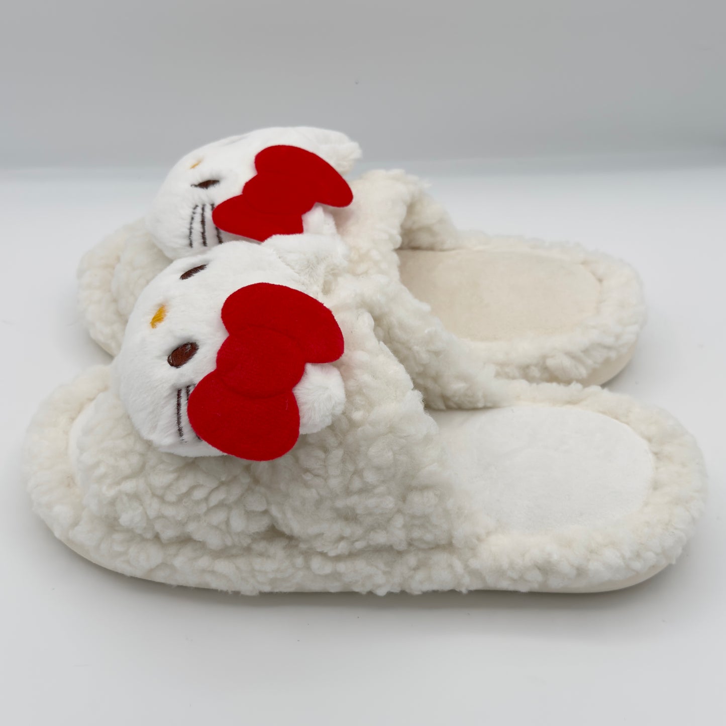 White Vanilla Fluffy Hello Kitty Slippers