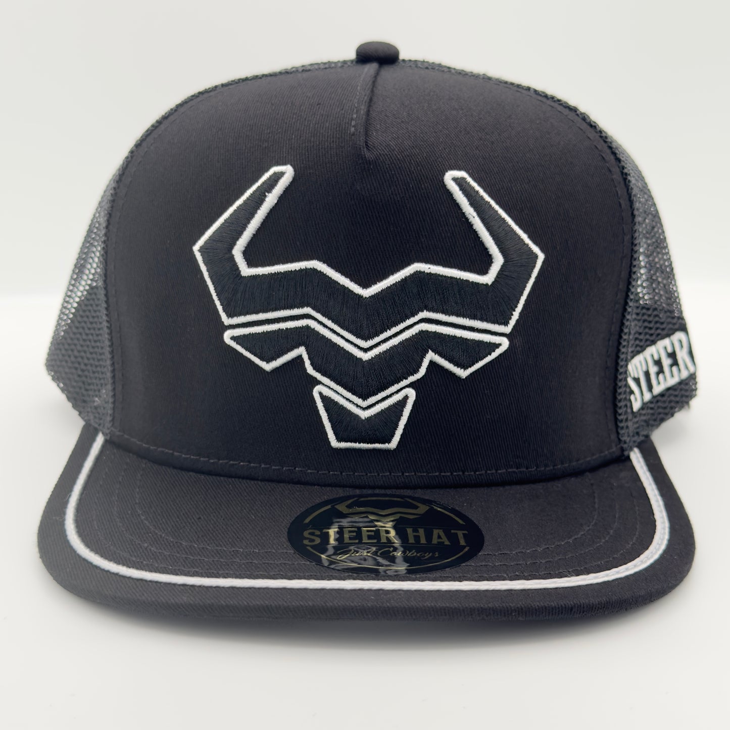 Black/White Steer Mesh Flat Cap